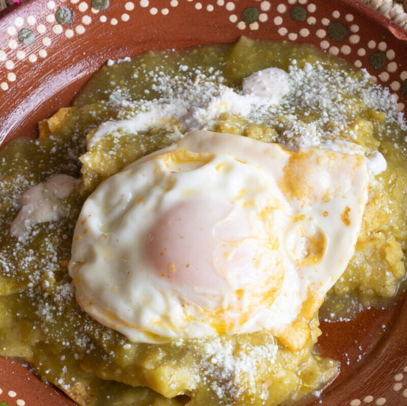 chilaquiles poblanos con habanero